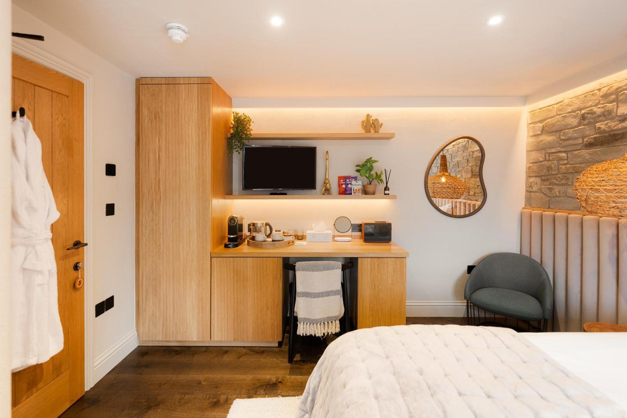 Hive Townhouse Hotel Aberaeron Exterior foto